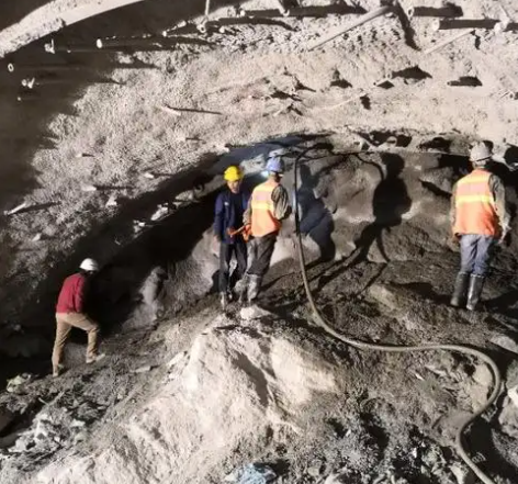 原阳拱顶带模注浆料的施工流程及注意事项